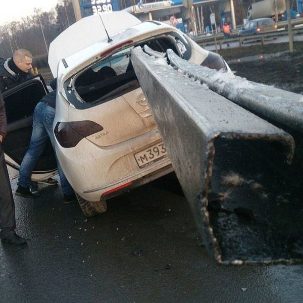 Çılgın fil kendisini sinirlendiren adamı yakaladı altına aldı ve... - Resim: 3
