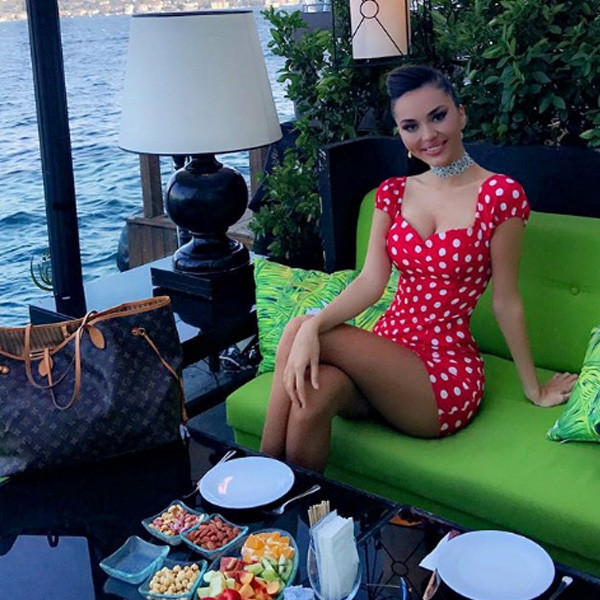 Cansu Taşkın öyle bir fotoğraf paylaştı ki rezil oldu! - Resim: 2