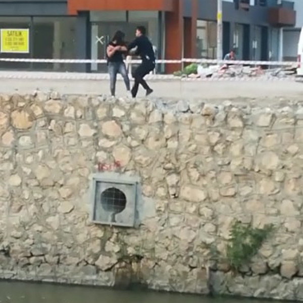 Vatandaşlar şüphelenip polise bildirdi: Tam o an! - Resim: 3