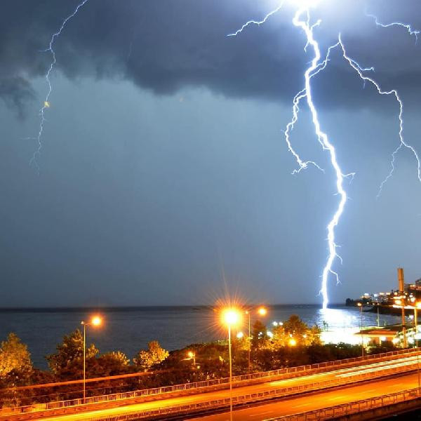 Giresun'da denize yıldırım düşme anı - Resim: 2