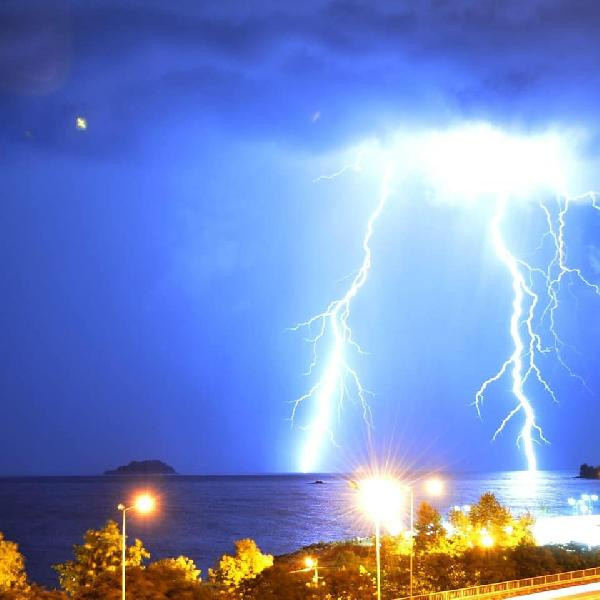 Giresun'da denize yıldırım düşme anı - Resim: 3