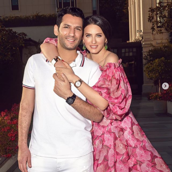 Ramo'nun başrolü Murat Yıldırım'dan eşi Iman Elbani'ye romantik kutlama - Resim: 2