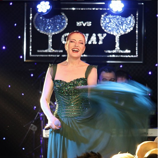 Candan Erçetin'den sevgilisi Hakan Karahan'a ilginç doğum günü hediyesi - Resim: 1