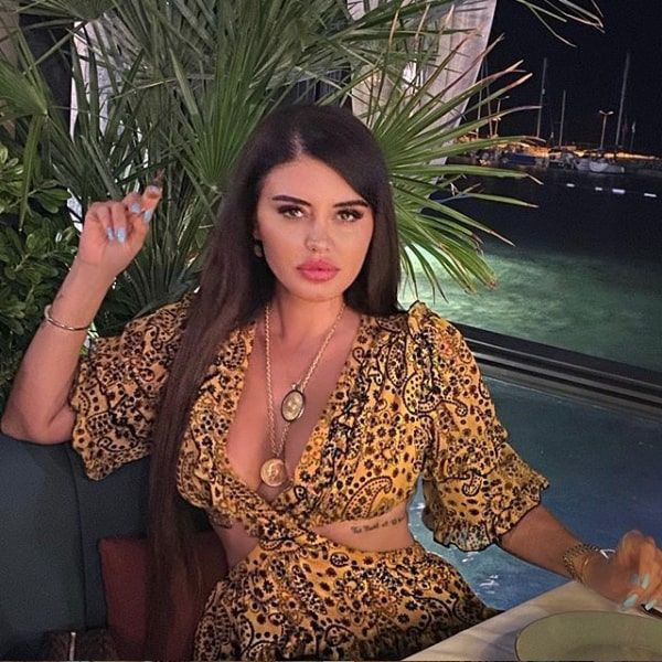 Hem avukat hem de şarkıcı olan Ebru Polat şimdi yeni mesleğe adım atıyor! - Resim: 1