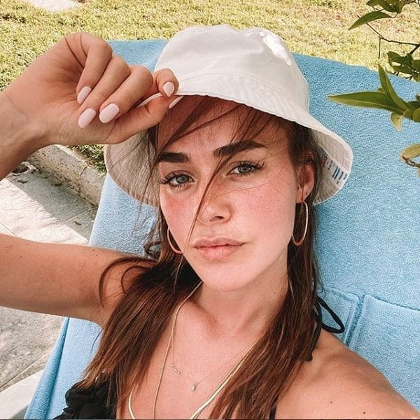 Bensu Soral'ı eşi apar topar hasteneye kaldırdı tatilde talihsiz bir kaza geçirdi - Resim: 3