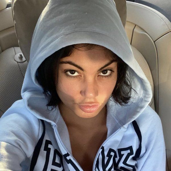 Abdest almayı bilmeyen Bahar Candan başını kapattı tepki yağdı - Resim: 2