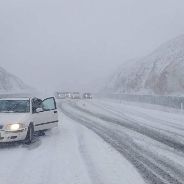 Niğde'de kar yağışı! Sürücüler zor anlar yaşadı - Resim: 1
