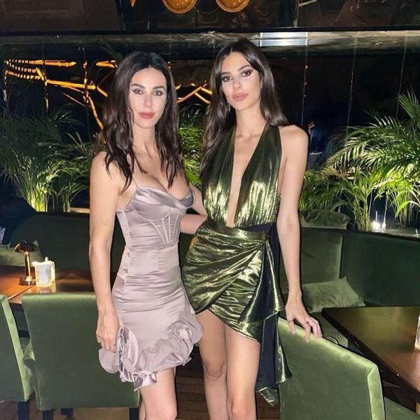 Güzelliği ile annesini gölgede bırakan Deren Talu'nun parmak ısırtan bikinili pozu - Resim: 2