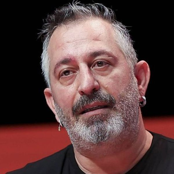 Cem Yılmaz bu sefer de Disney Plus'a takıldı! "Sorun olursa buralardayım" - Resim: 1