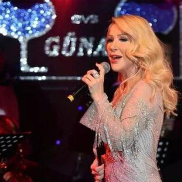 "Nikahımda bile takılmadı" Seda Sayan'a katıldığı ödül töreninde bakın ne hediye edildi! - Resim: 4