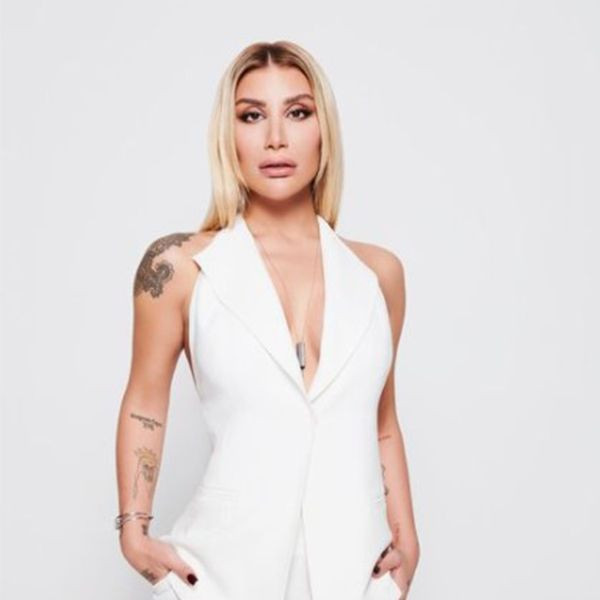 Sütyenli pozuna gelen yorumu cevaplayan İrem Derici dumur etti! O bedene bu kadar meme... - Resim: 1