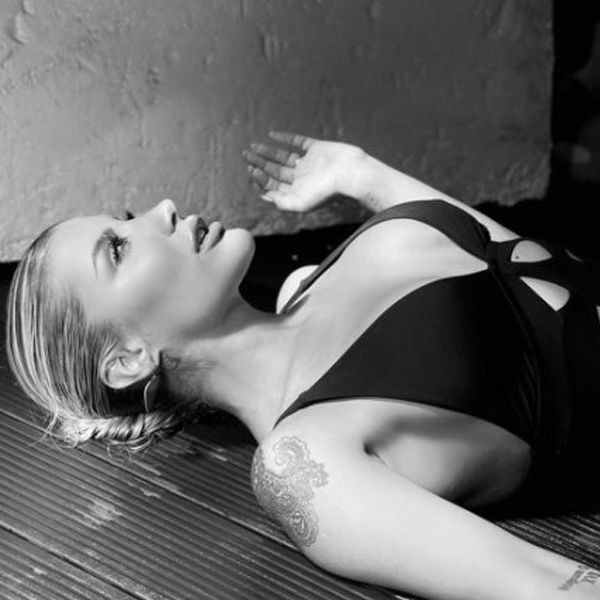 Sütyenli pozuna gelen yorumu cevaplayan İrem Derici dumur etti! O bedene bu kadar meme... - Resim: 4