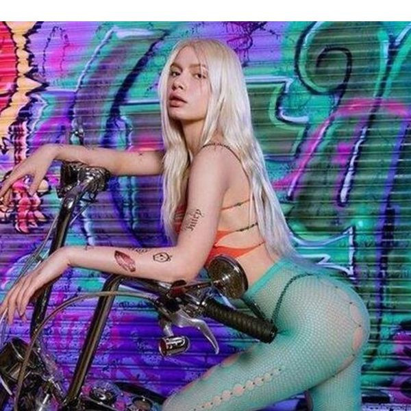 Aleyna Tilki'nin arabalı bikinili pozu olay oldu! "Bulunmaz Hint kumaşı gibisin..." - Resim: 3