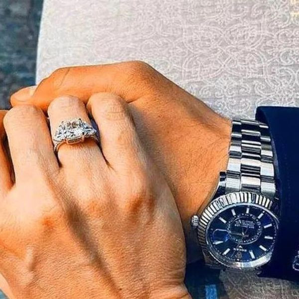 Makyajsız görüntülenen Hadise 3 Milyon TL'lik tektaşı ile ışıl ışıl parladı! - Resim: 3