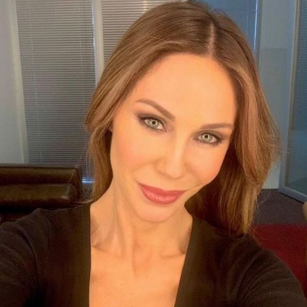 Hayranlarını nostaljik yolculuğa çıkaran Demet Şener'den gençliğine itiraf.. - Resim: 1