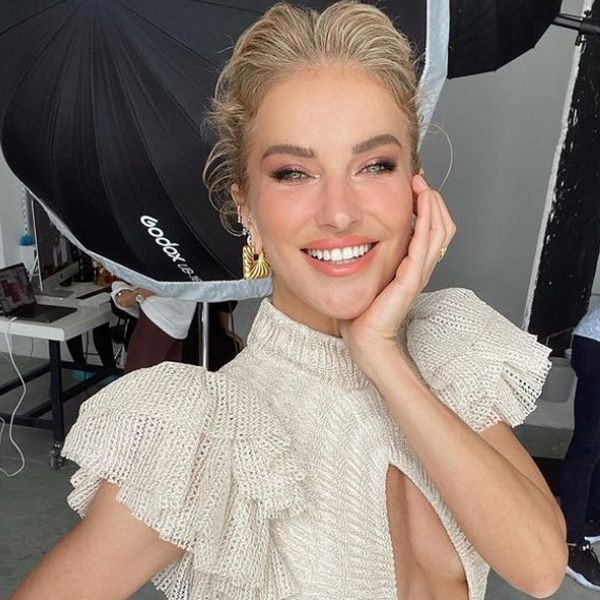 "2023 te görüşelim..." Burcu Esmersoy'un düğününe otel engeli! - Resim: 1