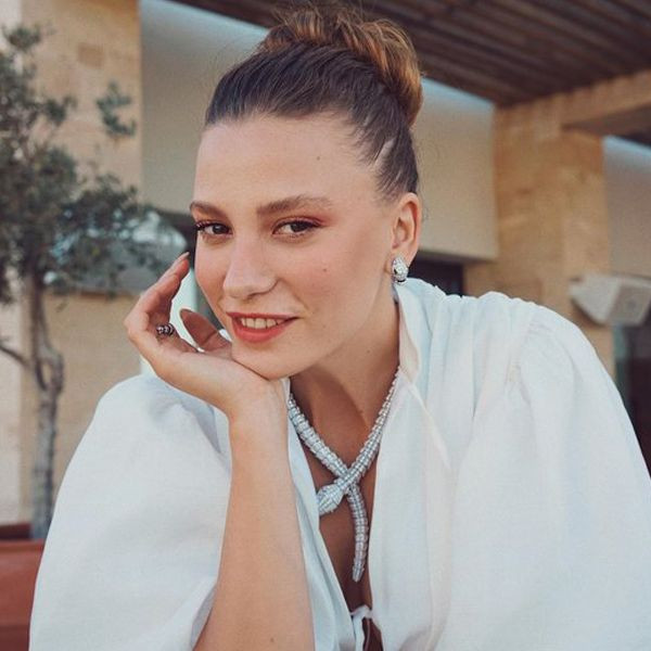 Serenay Sarıkaya siyah bikinisiyle yaktı geçti! Ayaklarına taktıkları olay oldu... - Resim: 3
