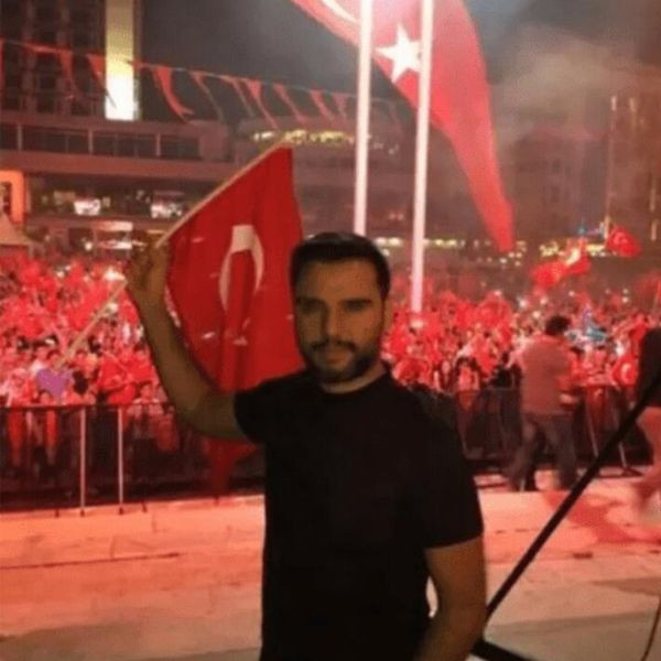 Demokrasi ve Milli Birlik Günü'nün 6. yılında ünlülerden 15 Temmuz paylaşımları... - Resim: 3