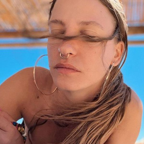 "Biraz yeşil biraz aşk" Serenay Sarıkaya'nın mini şortlu tatil pozları olay oldu! - Resim: 1