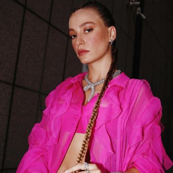 "Biraz yeşil biraz aşk" Serenay Sarıkaya'nın mini şortlu tatil pozları olay oldu! - Resim: 4