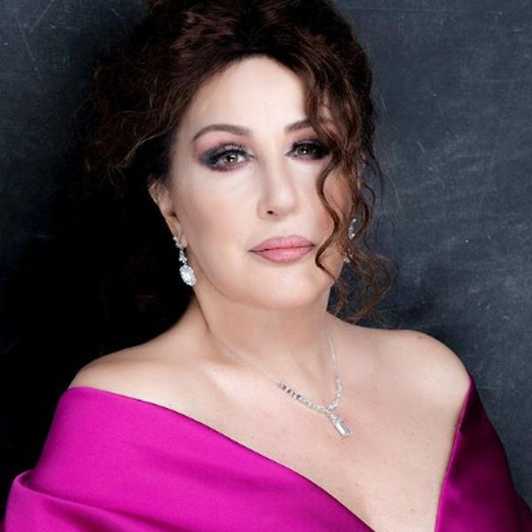 Sevenleri tepki gösterdi! Konserini yarıda kesen Nükhet Duru'ya kimse ulaşamadı... - Resim: 4