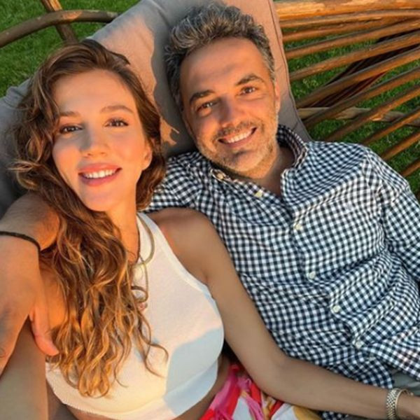 Arda Türkmen- Melodi Elbirliler çifti hayranlarını sevindiren sürpriz haberi sosyal medya hesabından duyurdu! - Resim: 1