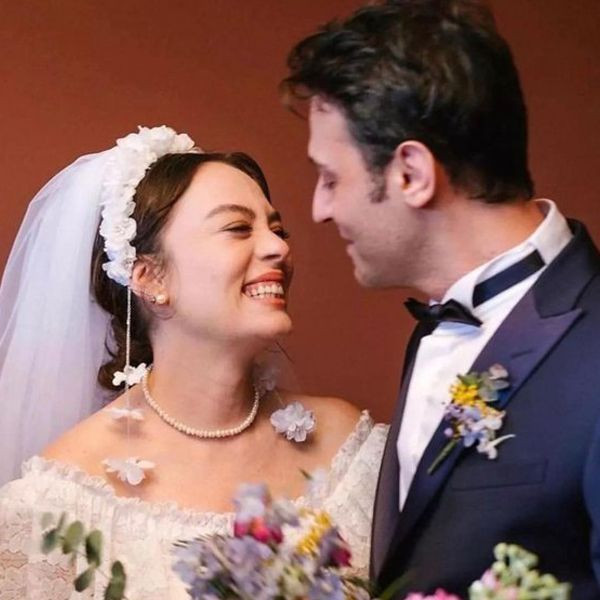 Demet Evgar'ın karnı burnunda su altı pozuna Hazal Kaya'dan duygu dolu yorum! - Resim: 2