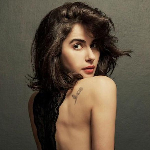 Kamera karşısına geçti! Nesrin Cavadzade'nin kırmızı elbiseli pozu olay oldu - Resim: 1