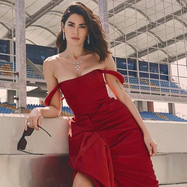 Kamera karşısına geçti! Nesrin Cavadzade'nin kırmızı elbiseli pozu olay oldu - Resim: 4