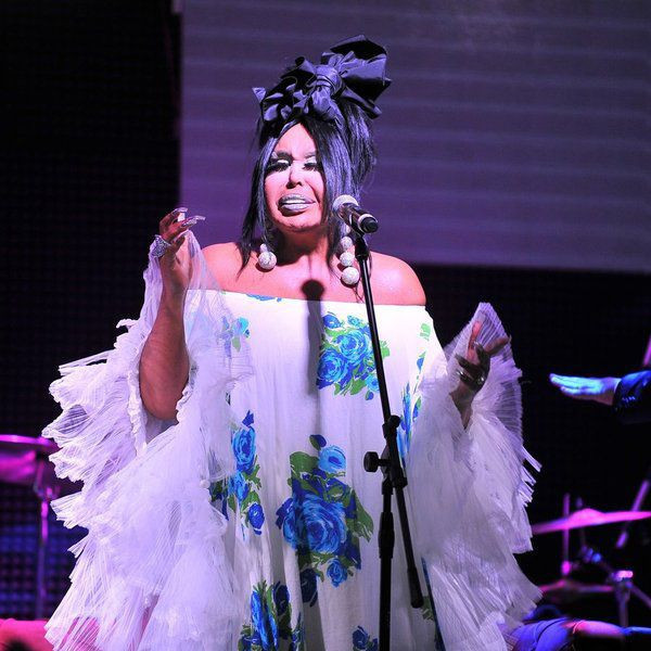 Bülent Ersoy'un paylaşımındaki o detay dikkatlerden kaçmadı! Tırnakları olay oldu... - Resim: 1