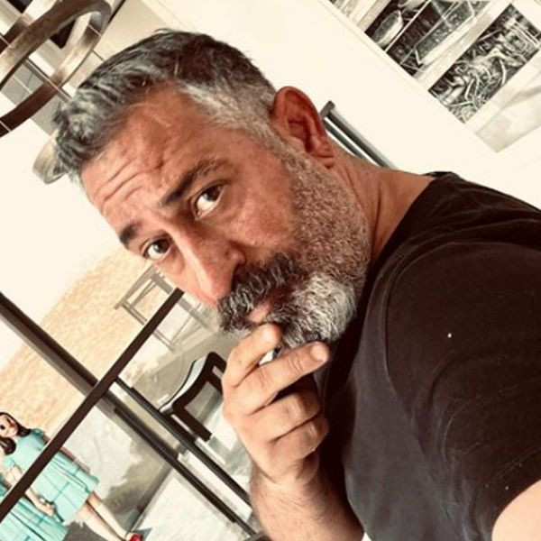 Her filminde vardı! Cem Yılmaz fotoğraftaki gizemli kişiyi açıkladı bakın kimmiş.... - Resim: 2