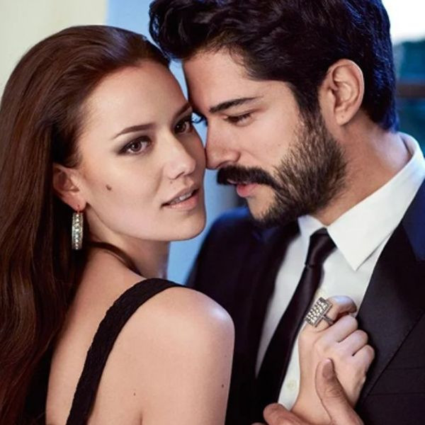 Rus hayranlarının izdihamına uğrayan Burak Özçivit, Fahriye Evcen'in gönlünü aldı! İşte o paylaşım... - Resim: 3