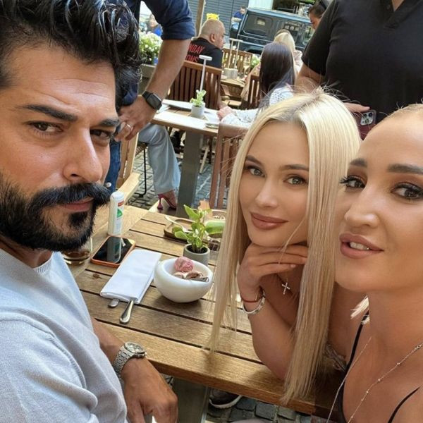 Rus hayranlarının izdihamına uğrayan Burak Özçivit, Fahriye Evcen'in gönlünü aldı! İşte o paylaşım... - Resim: 4