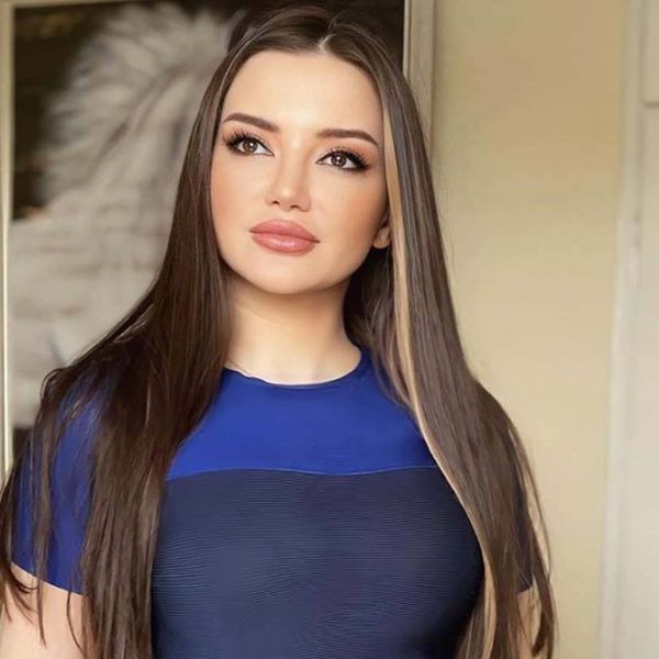 Esra Ezmeci'ye takipçisinden gelen o soru ağızları açık bıraktı! Kaynanam kayınpederime çişli çay... - Resim: 3