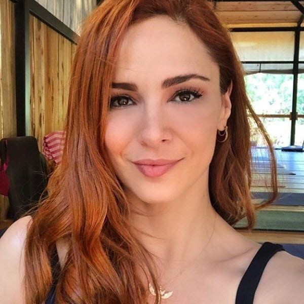 Mine Tugay güzelliği ile mest etmişti meğer estetik harikasıymış... İşte eski hali, görünce şoke olacaksınız - Resim: 1