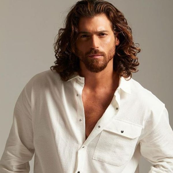 Can Yaman sarışınlardan vazgeçemiyor! Sardunya adasında objektiflere takıldı, son aşkı güzelliği ile büyüledi... - Resim: 2