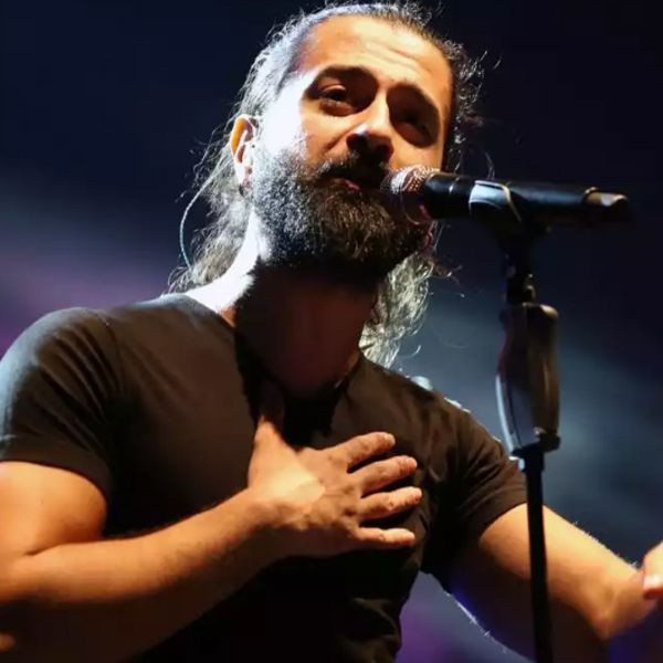 Koray Avcı konser alanına bakın nasıl geldi! Herkes şoke oldu, hayranları bol bol fotoğraf çektirdi - Resim: 1