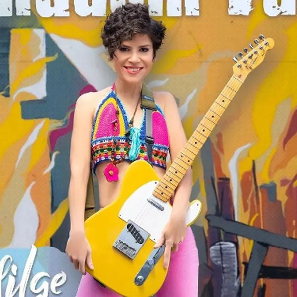 Aydilge sahnede fenalaşınca imdadına eşi yetişti! Güzel şarkıcı bakın neden baygınlık geçirdi - Resim: 1