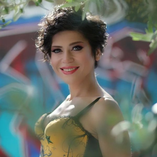 Aydilge sahnede fenalaşınca imdadına eşi yetişti! Güzel şarkıcı bakın neden baygınlık geçirdi - Resim: 2