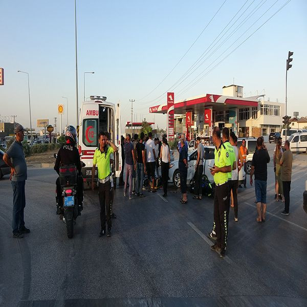Ölümden kıl payı kurtuldu! Hatay'da motosiklet sürücüsü metrelerce havaya uçtu - Resim: 1