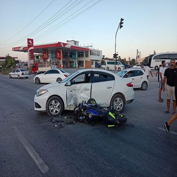 Ölümden kıl payı kurtuldu! Hatay'da motosiklet sürücüsü metrelerce havaya uçtu - Resim: 2
