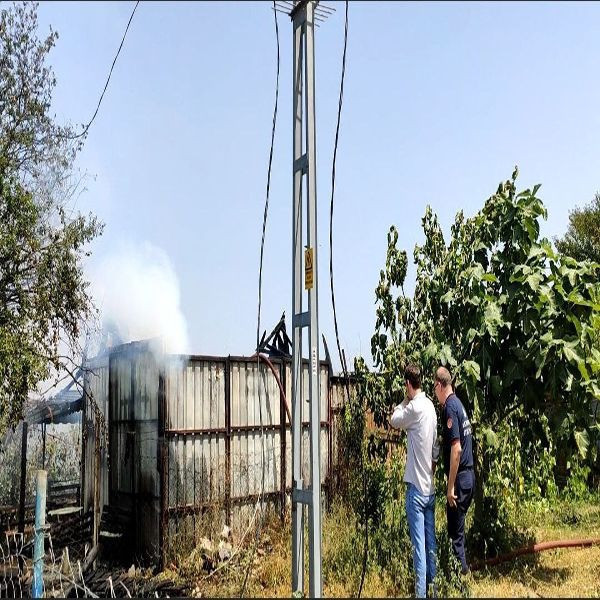 Yangından çıkan Kur'an-ı Kerim görenleri hayrete düşürdü! Ev kül oldu geriye sadece Kur'an-ı Kerim kaldı - Resim: 1