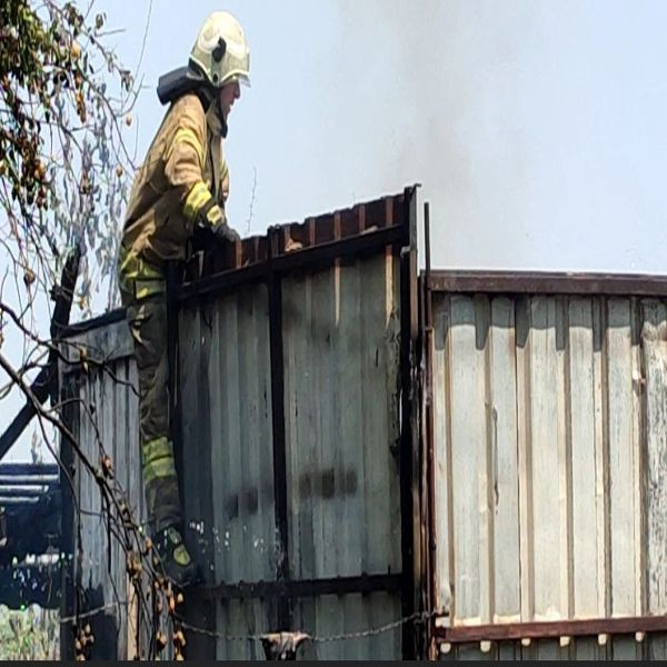 Yangından çıkan Kur'an-ı Kerim görenleri hayrete düşürdü! Ev kül oldu geriye sadece Kur'an-ı Kerim kaldı - Resim: 3