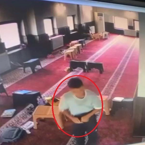 Kur'an kursunda şok eden hırsızlık! Pantolonun içine sokup kaçırdı - Resim: 2