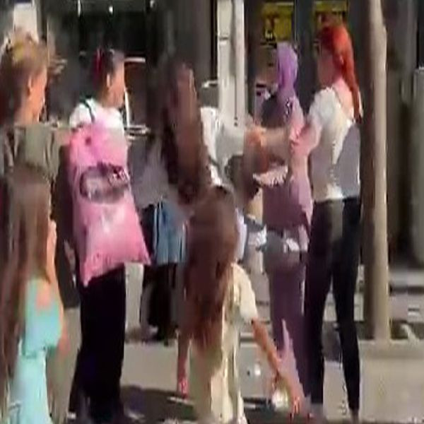 Kadın esnaflardan para ödemeyen müşteriye meydan dayağı - Resim: 2