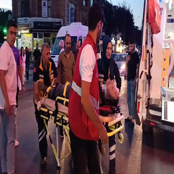 Düzce'de bisiklet sürücüsü ölümden döndü! Başını yere çarptı ağır yaralandı - Resim: 1