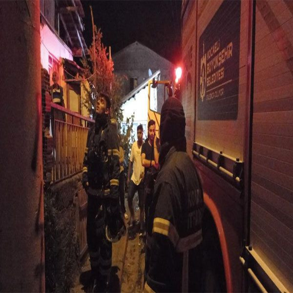 Yanlış ihbar bütün mahalleyi sokağa döktü! Vatandaş neye uğradığını şaşırdı - Resim: 1