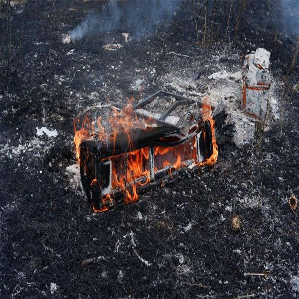Yaktıkları çekyatlar felakete sebep oldu! Büyüyen yangına itfaiye ekipleri koştu - Resim: 1