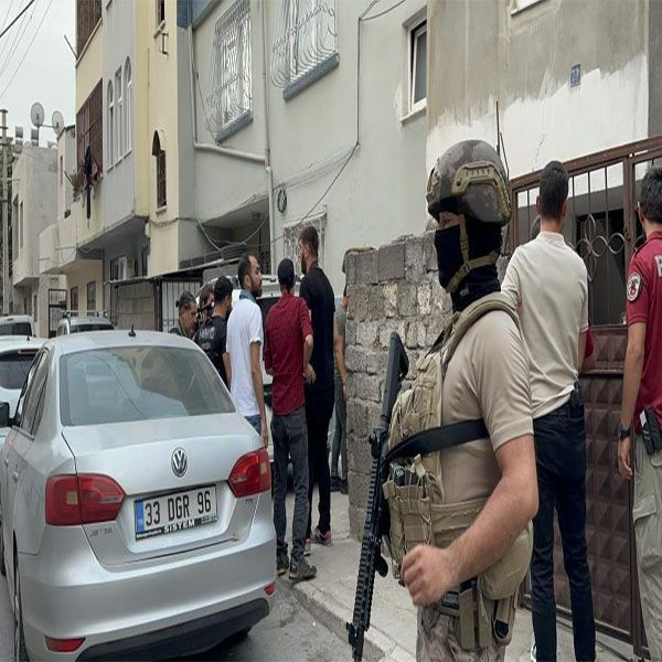 Mersin'de 38 adrese şafak operasyonu! 37 uyuşturucu satıcısı yakalandı - Resim: 2