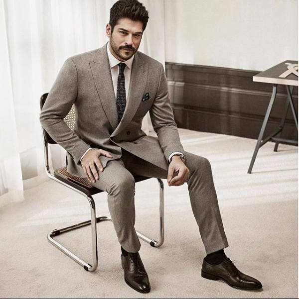 Burak Özçivit hem yüzünü hem karizmasını paraya çevirecek! - Resim: 3